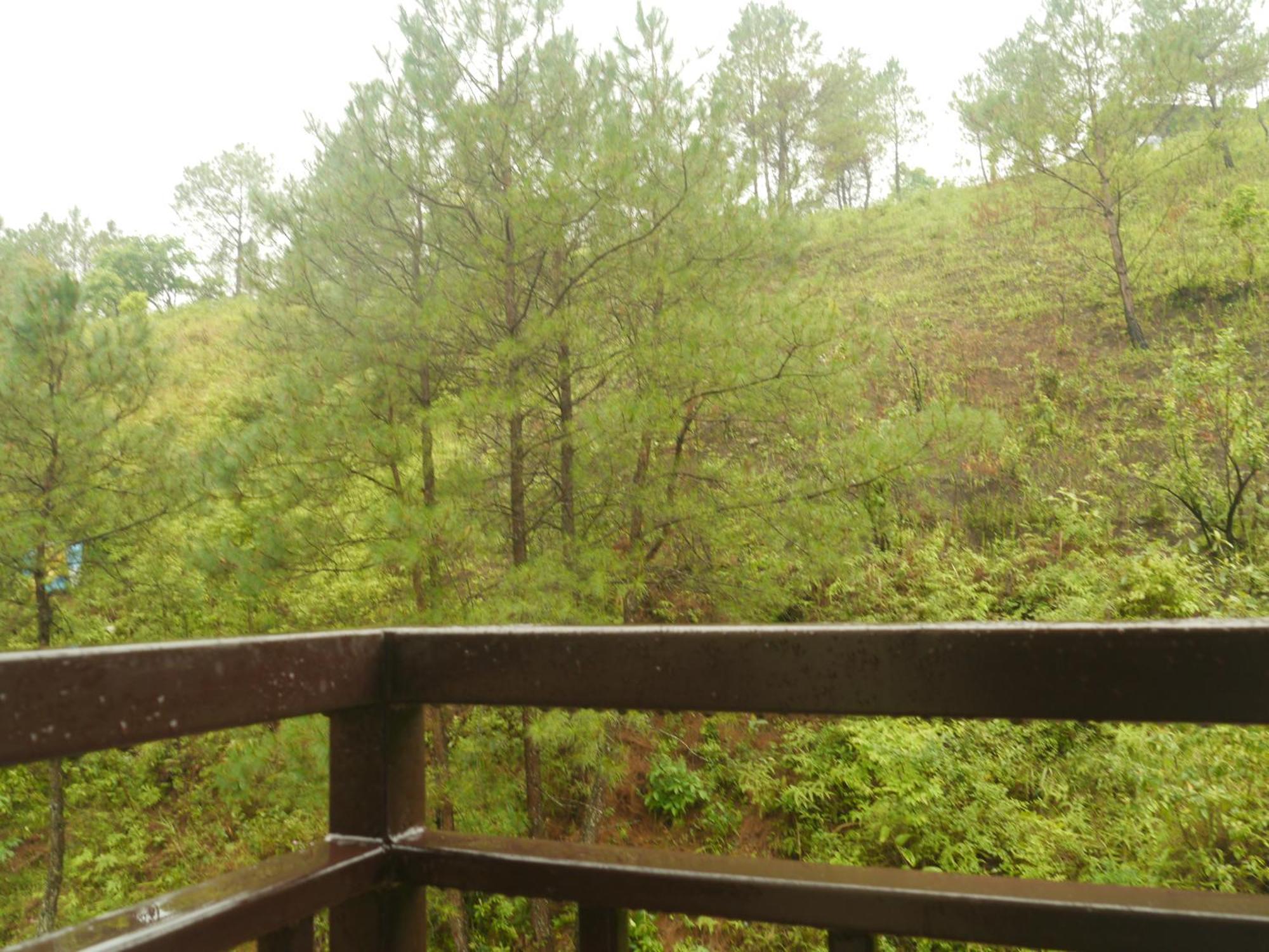 Xtsy Travellers Hostel Shillong Exterior foto