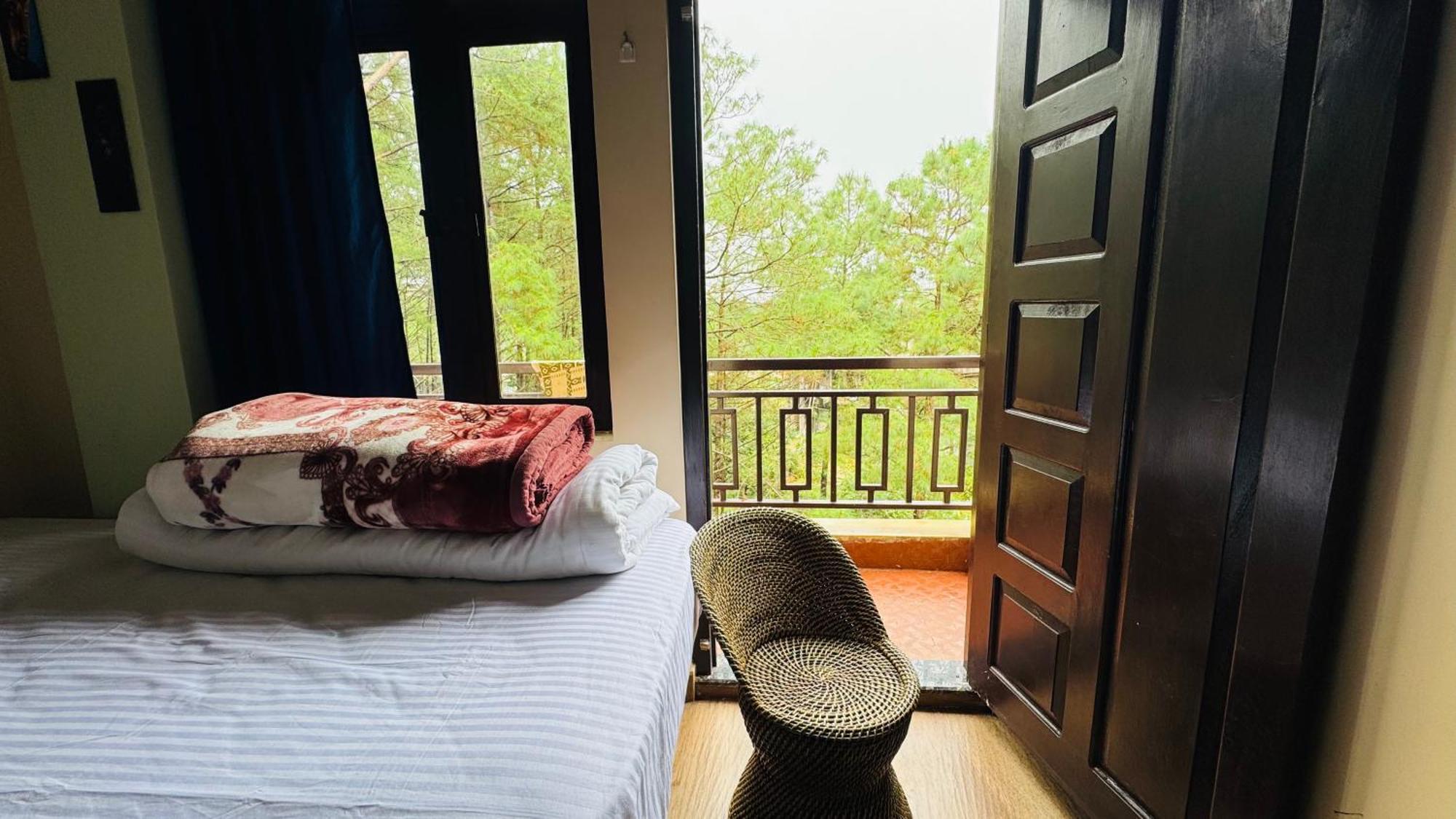 Xtsy Travellers Hostel Shillong Exterior foto